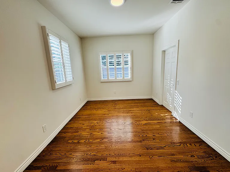 825 N Pasadena Ave — Photo 21
