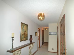 277 Little Stonegate Ct, Trout Valley, IL 60013