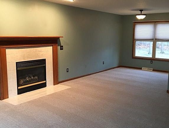 3rd image of 7047 Oak Tree Dr