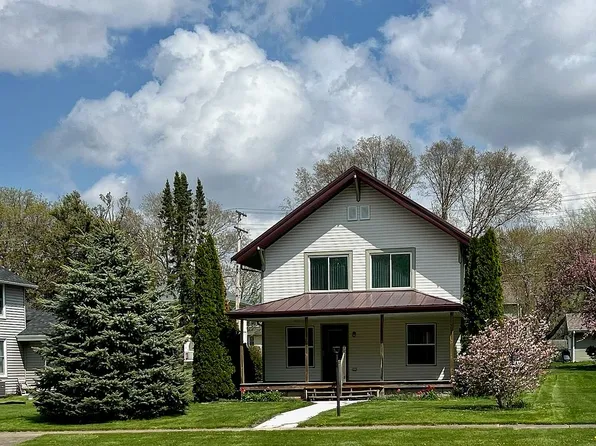 306 S Elida St, Winnebago, IL 61088