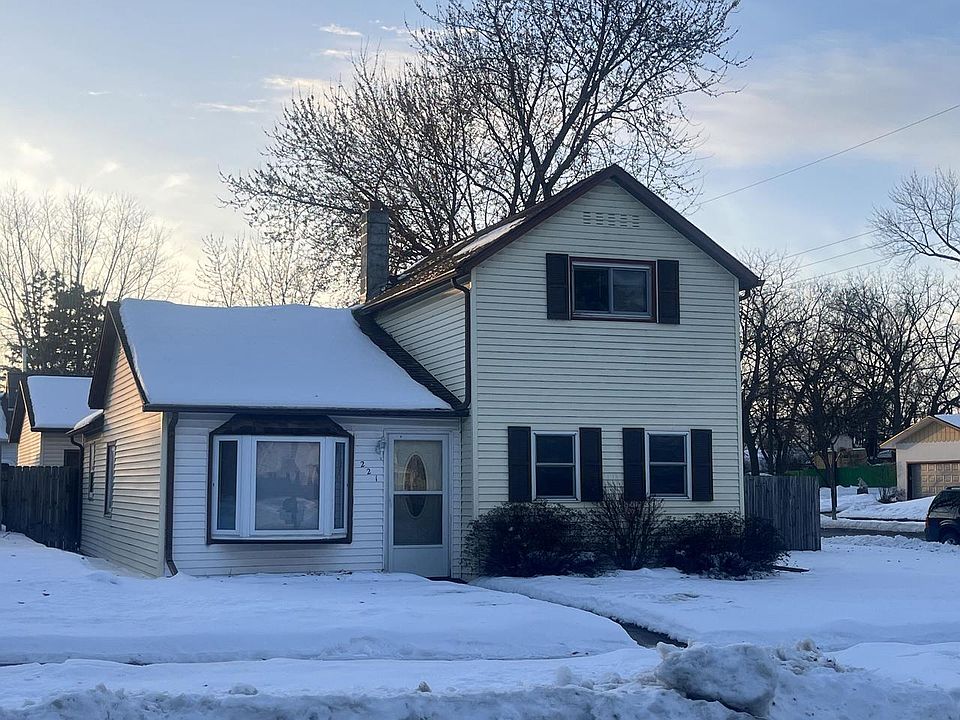 1st image of 221 6th AVENUE NORTH North