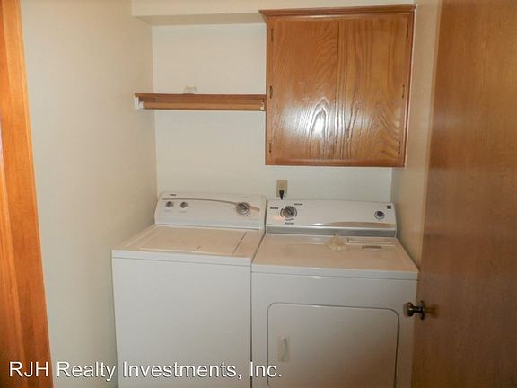 5th image of 229 Chalmette Dr APT B