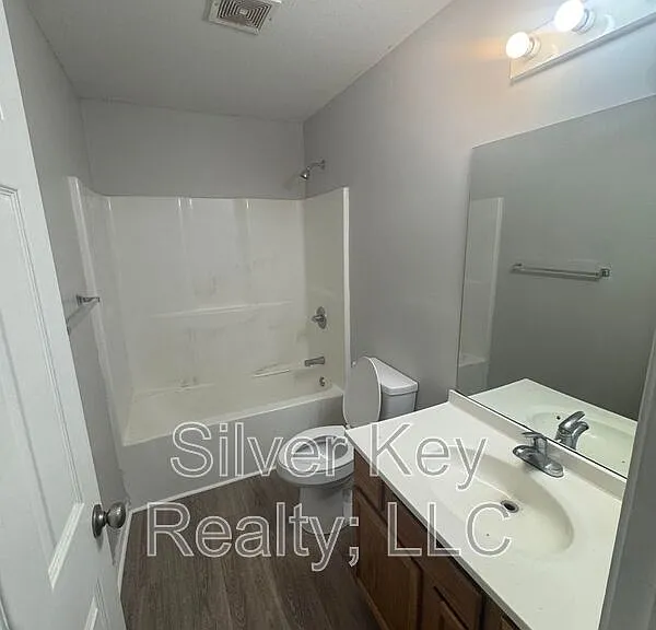 220 Willow Creek Dr #8 — Photo 11