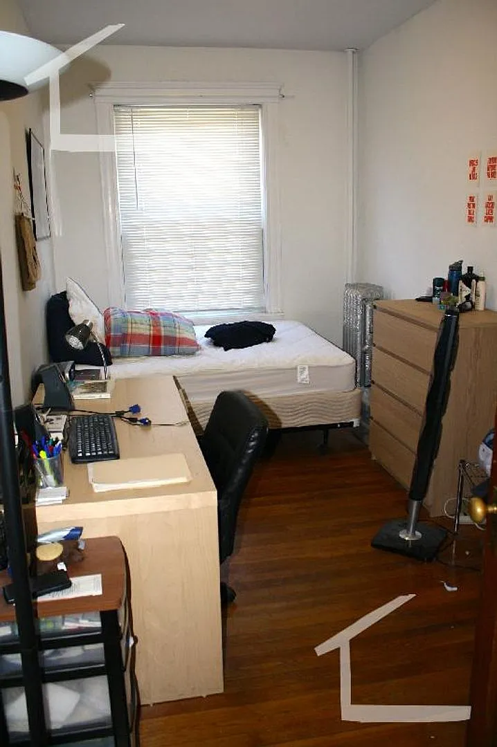 Nicely renovated 4 bed unit near BU and the Green Line. — Photo 3