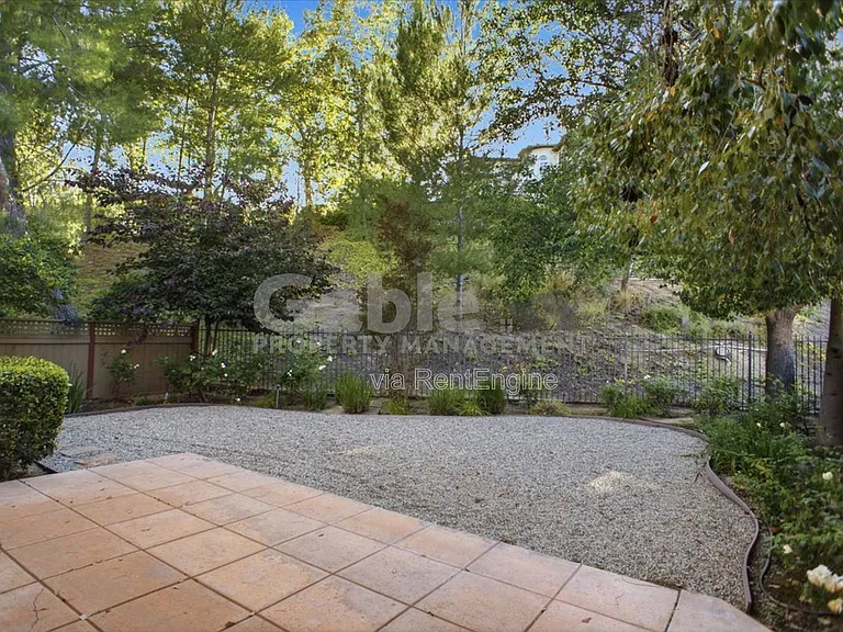 26925 Carmelita Dr — Photo 22