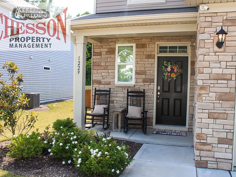 1229 Weavers Trace Dr — Photo 2