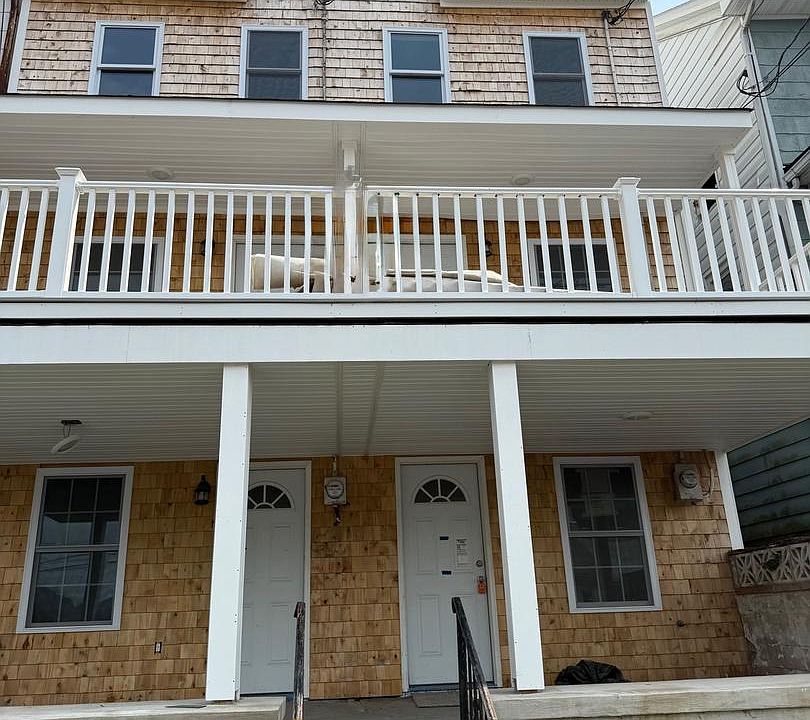 1st image of 924-926 W Spruce St