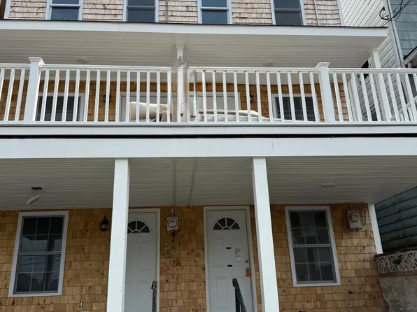 924-926 W Spruce St, Coal Township, PA 17866