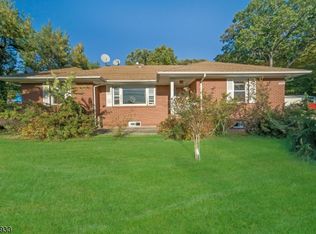 2082 Hamburg Tpke, Wayne, NJ 07470