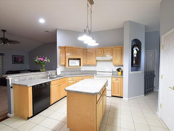 4th image of 4713 E Catbrier Ct