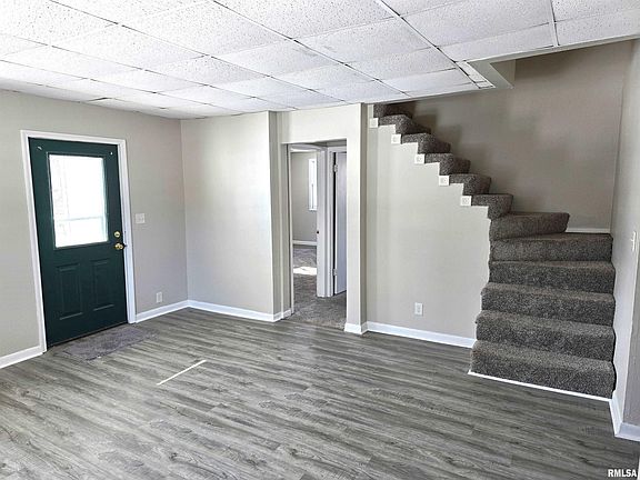 2nd image of 121 E Main St