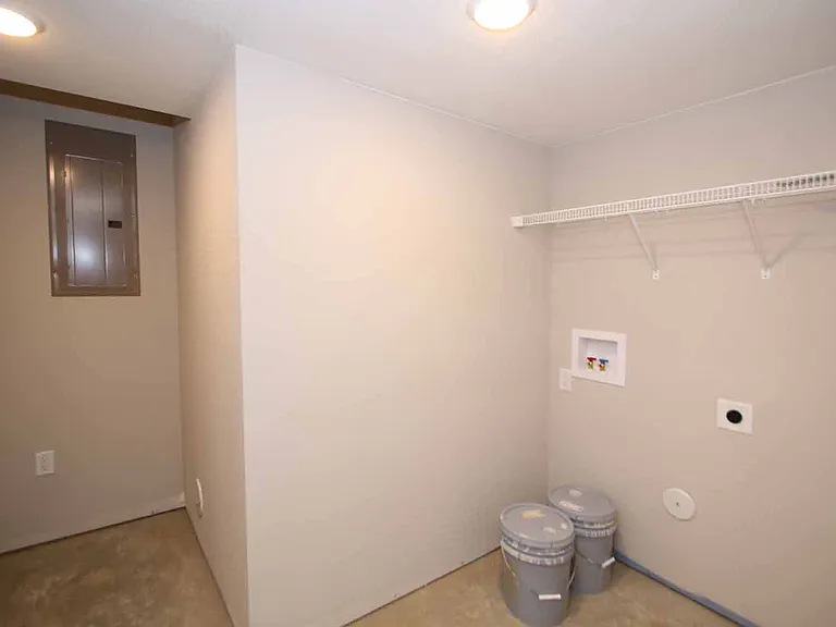 300 Olyvia Dr — Photo 26