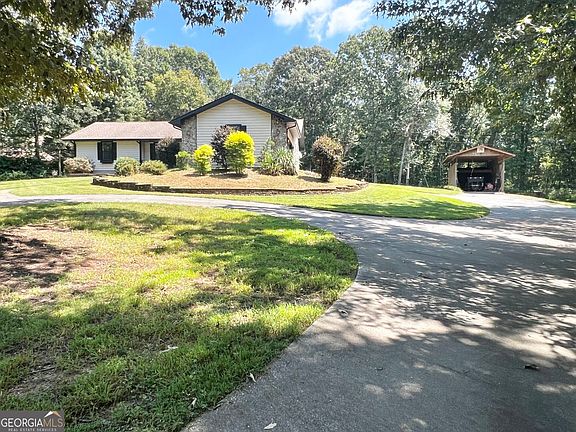 2nd image of 416 Glade Rd