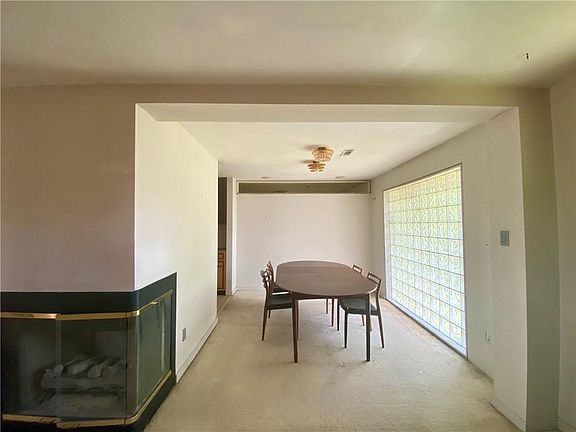 3rd image of 2700 The Fontainebleau SW