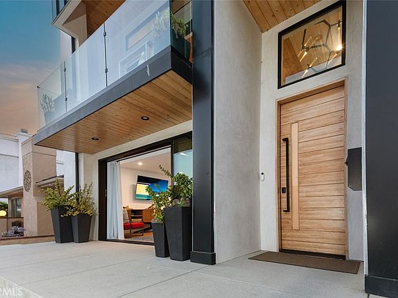 2nd image of 171 Savona Walk