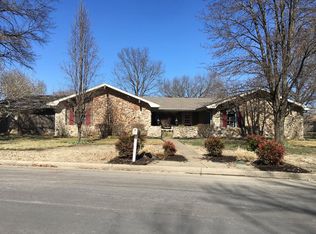 2604 Edgevale Dr, Coffeyville, KS 67337