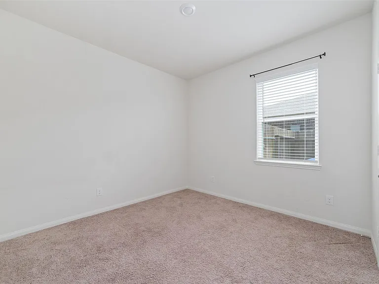 3000 Iron Woods Dr — Photo 6