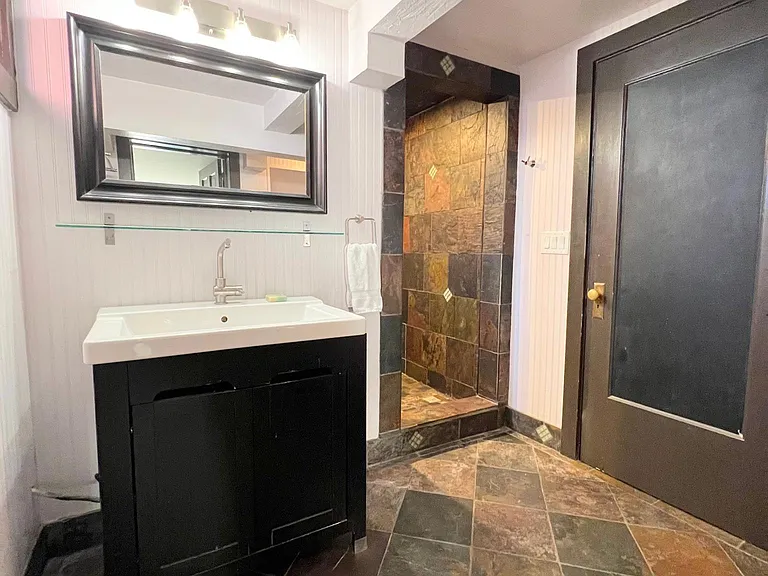 2520 Jefferson Ave — Photo 14