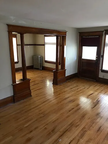 123 Wayzata St Photo 1