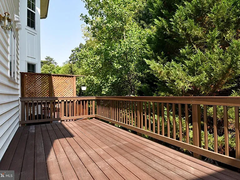 7810 Locust Leaf Ln — Photo 26