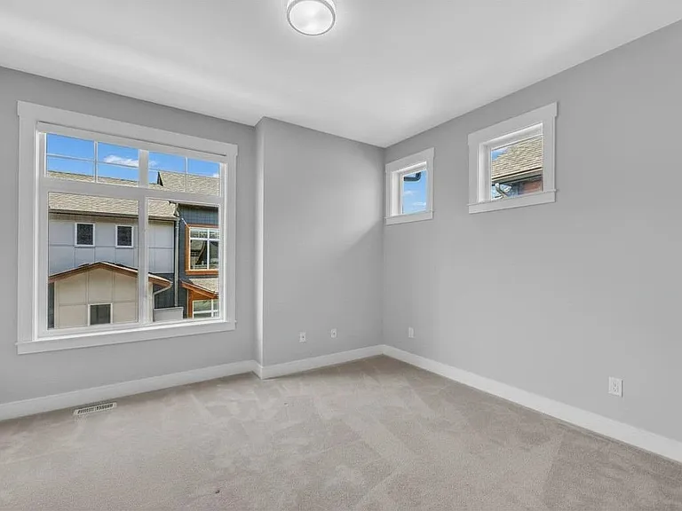 17033 Fraser Hwy #34 — Photo 16