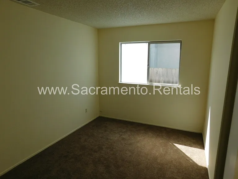 7313 Bruno Way — Photo 7
