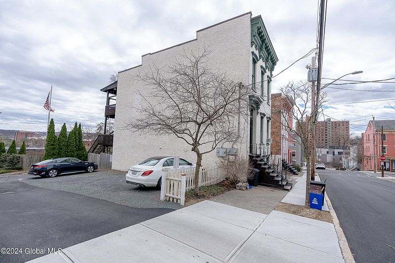 3rd image of 110-112 Philip Street