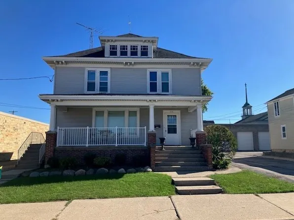 117 E Washington St, Burlington, WI 53105