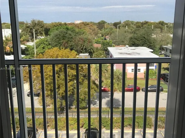 16950 W Dixie Hwy #A631-631, North Miami Beach, FL 33160