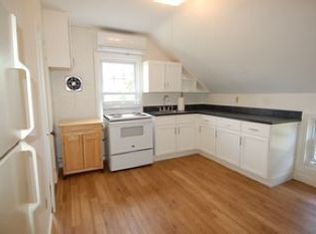 153 Gulf Rd APT B, South Dartmouth, MA 02748
