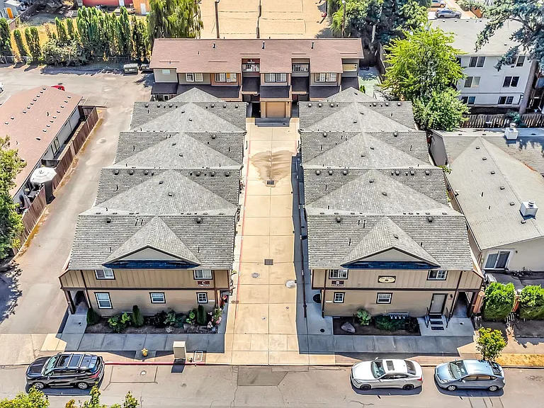 17512-17572 SE Pine St — Photo 81