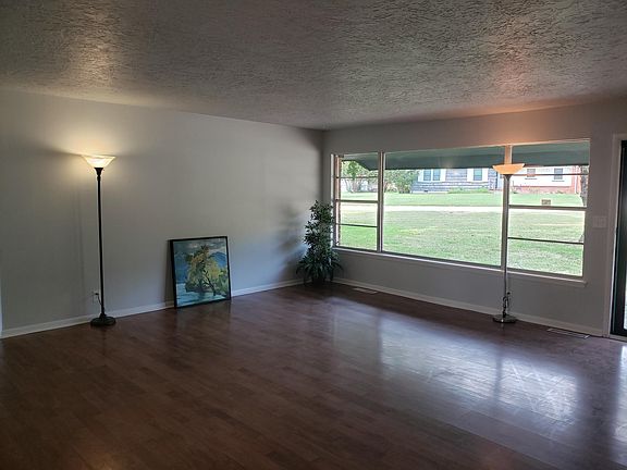 3rd image of 707 Morningside Dr