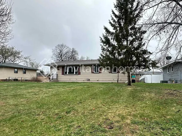 224 Oak Park Dr NE, Blaine, MN 55434
