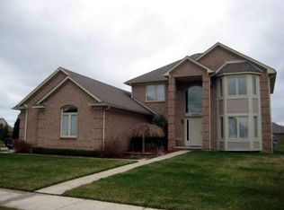 20019 Ramblewood Dr, Macomb, MI 48044