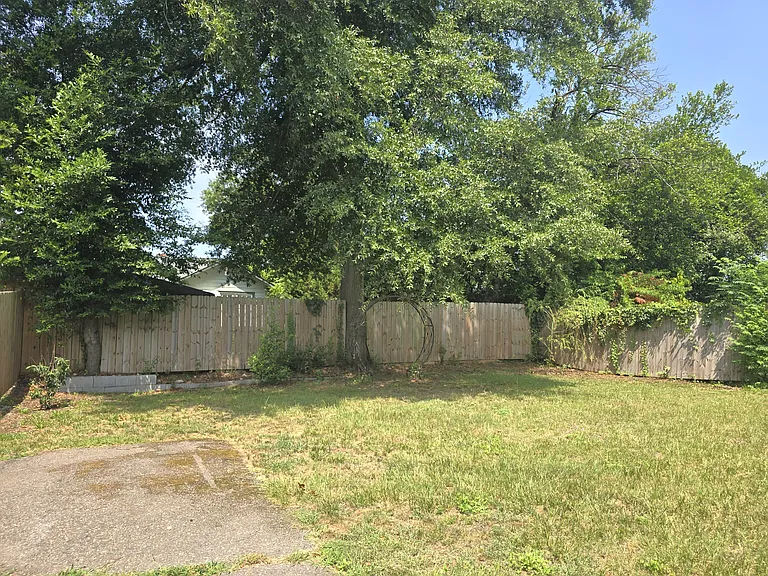 1429 Stovall St — Photo 39