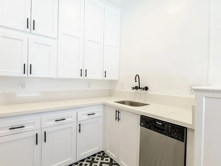 147 North Hamilton Drive — Photo 11