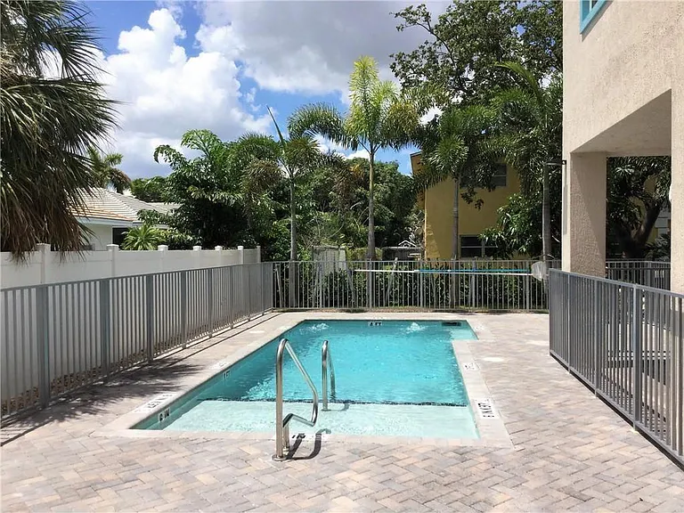 1558 NE 34th Ct #3C — Photo 5