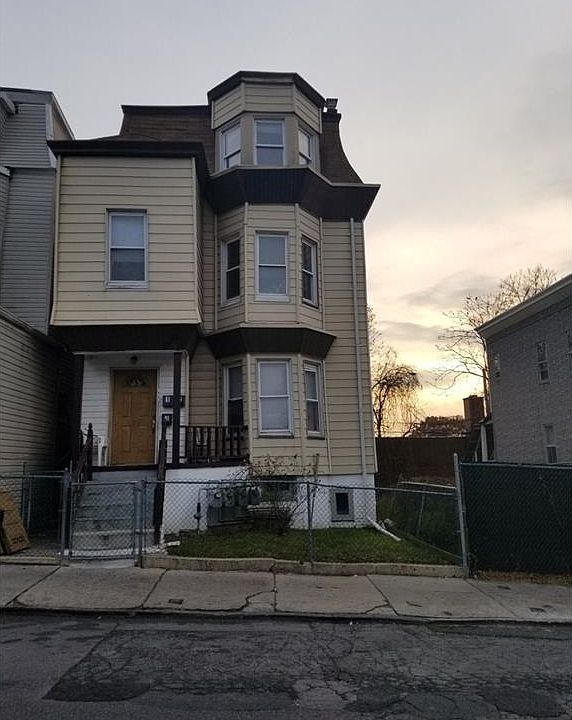 1st image of 176 Elm St