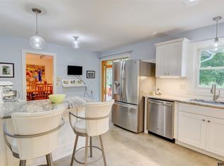 17 Payne Ct, Clifton Park, NY 12065