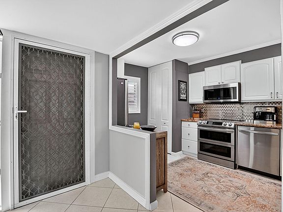 3rd image of 1537 E Hillsboro Boulevard #138