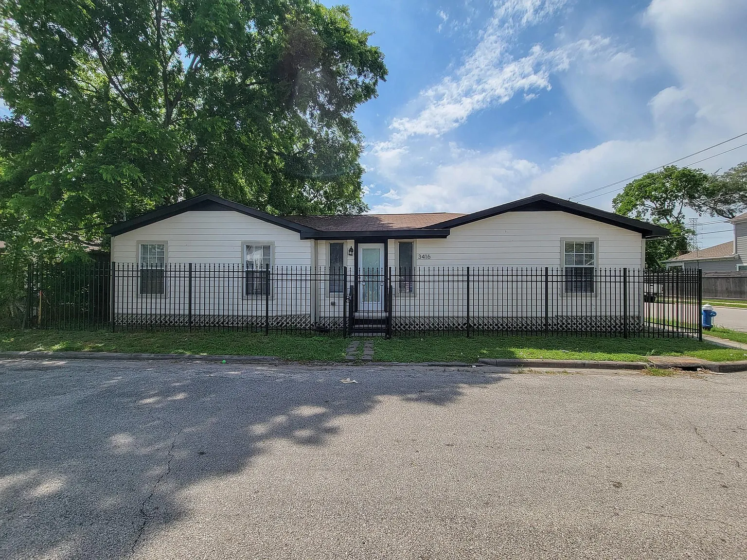 4 bed, 2.0 bath, 1499 sqft, $2,150 — Photo 1