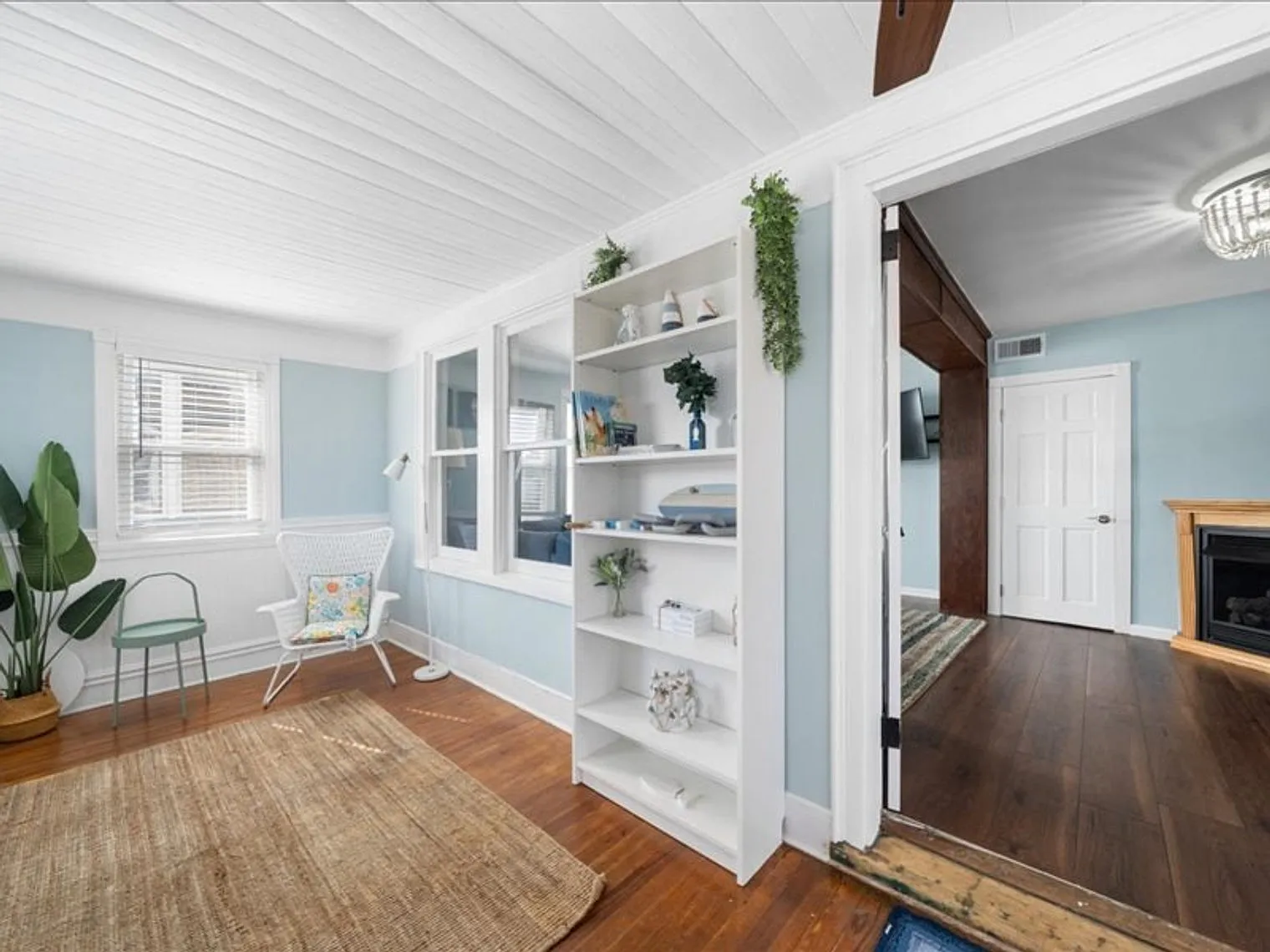 4 bed, 2.0 bath, $11,159 — Photo 3