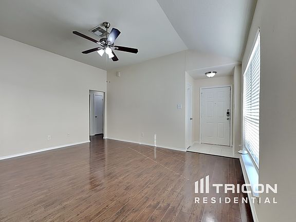 3rd image of 123 Big Thicket Dr