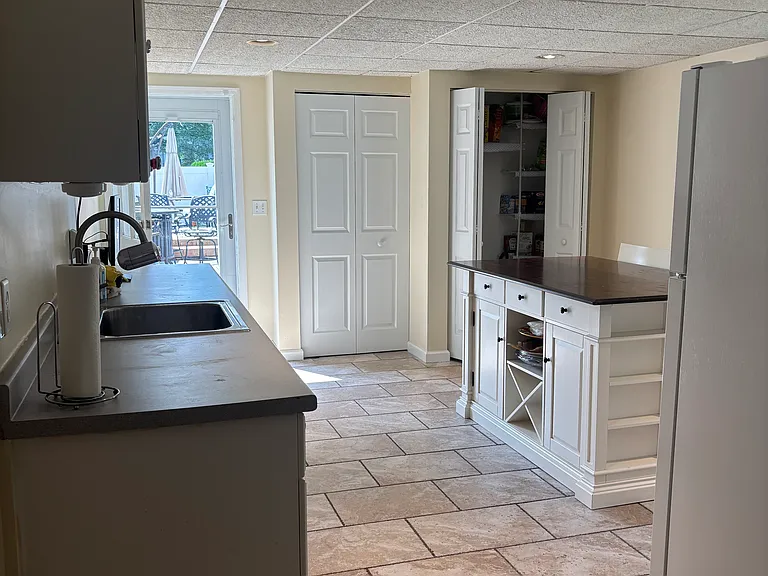 275 Evergreen Ave #B — Photo 10