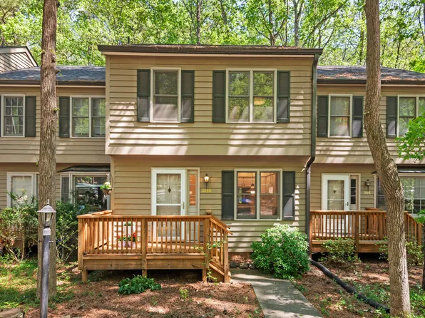 304 Forest Ct, Carrboro, NC 27510