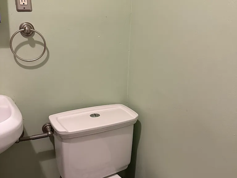 961 Hancock Ave — Photo 10