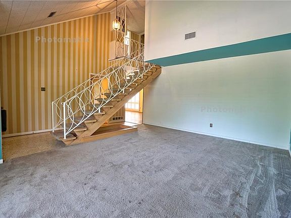 2nd image of 6033 Caracas Dr