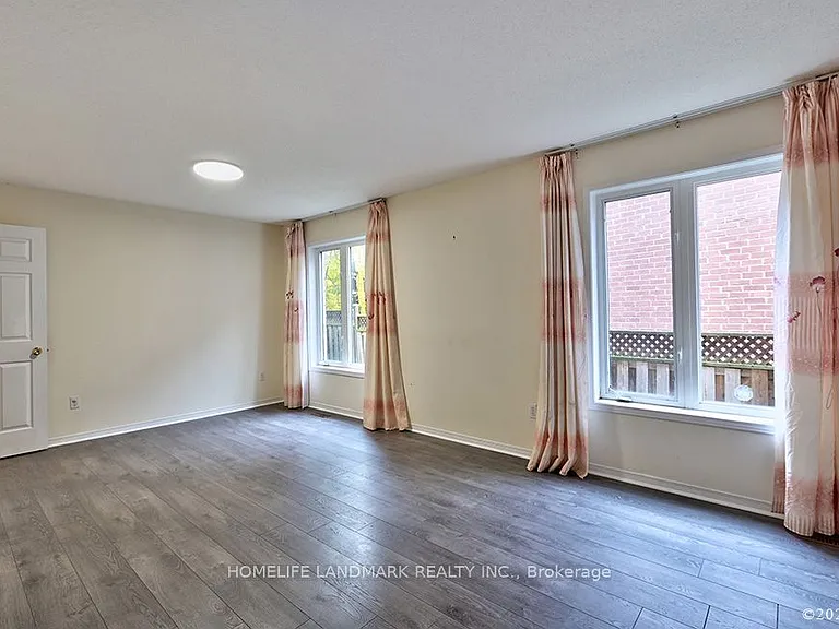 149 Shepton Way — Photo 2