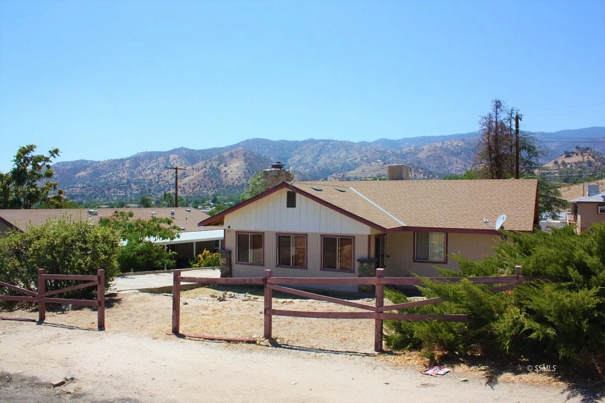 21 Cypress Way photo 1