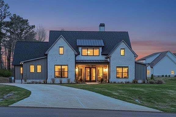 2nd image of 115 Palisade Dr
